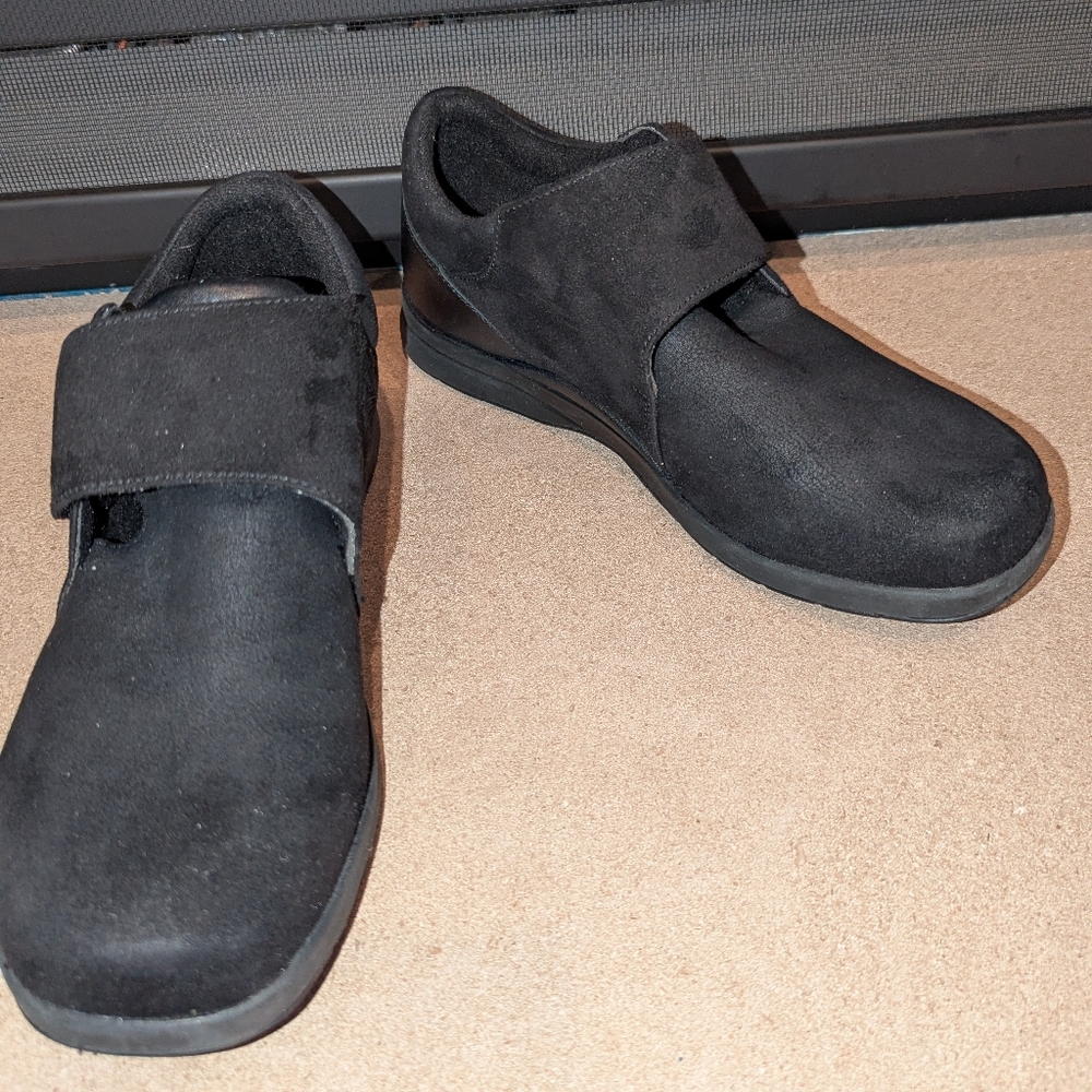 Drew Moonwalk Orthopedic Shoes. Size 10.5, Black